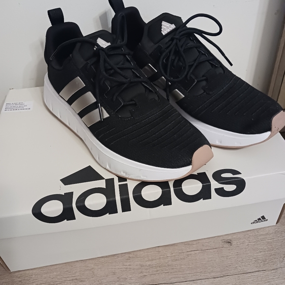 Women sneakers - Picture 8 of 13